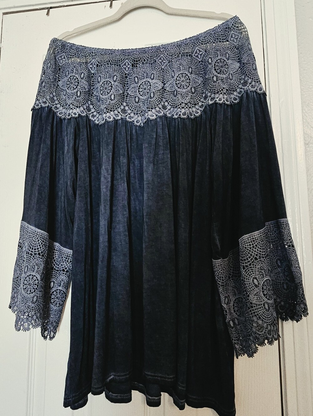 Women’s Dark Blue Lace-Trim Off-Shoulder